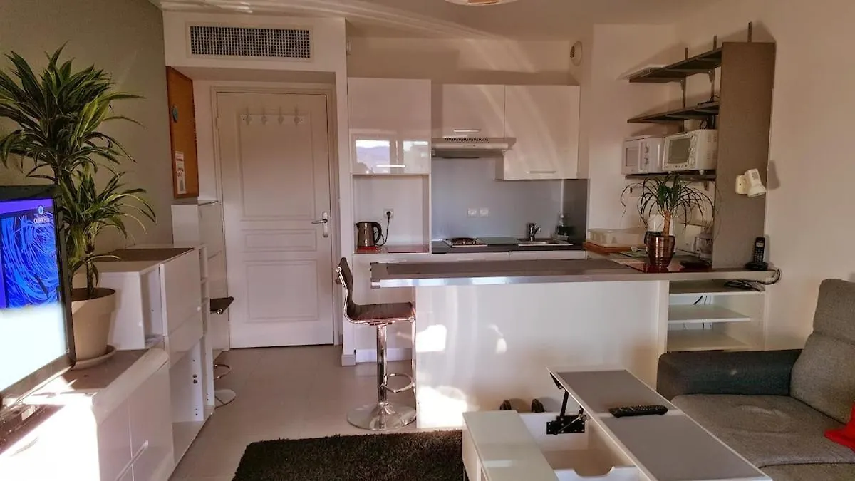Apartment Juan-Les-Pins Moderne Studio, Sea View Antibes