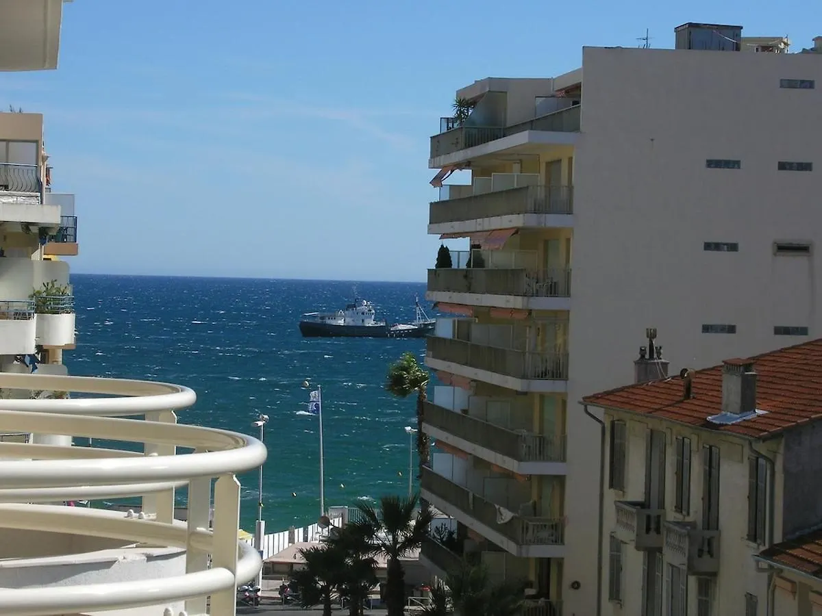 Juan-Les-Pins Moderne Studio, Sea View Antibes